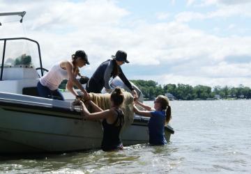 Volunteers helping with nearshore ecology project