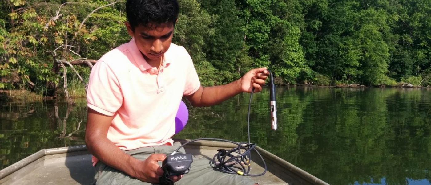 volunteer measuring sailinity